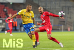 11.09.2020, Fussball DFB Pokal 2020/2021, 1. Runde, Eintracht Braunschweig - Hertha BSC Berlin, im Eintracht-Stadion Braunschweig. (L-R) Robin Ziegele (Eintracht Braunschweig), Matheus Cunha (Hertha BSC Berlin)


