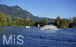 12.09.2020, Immenstadt im Allgu,  am Inselsee fahren die Wakeboarder am Schlepplift ber den See. 