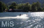 12.09.2020, Immenstadt im Allgu,  am Inselsee fahren die Wakeboarder am Schlepplift ber den See.