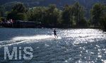 12.09.2020, Immenstadt im Allgu,  am Inselsee fahren die Wakeboarder am Schlepplift ber den See.