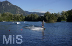 12.09.2020, Immenstadt im Allgu,  am Inselsee fahren die Wakeboarder am Schlepplift ber den See. 
