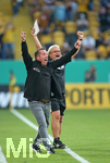 14.09.2020, Fussball DFB Pokal 2020/2021, 1. Runde, SG Dynamo Dresden - Hamburger SV, im Rudolf-Harbig-Stadion Dresden. Jubel (L-R) Trainer Markus Kauczinski (Dynamo Dresden) und Co-Trainer Heiko Scholz (Dynamo Dresden) zum Tor zum 1:0


