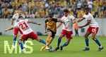 14.09.2020, Fussball DFB Pokal 2020/2021, 1. Runde, SG Dynamo Dresden - Hamburger SV, im Rudolf-Harbig-Stadion Dresden. (L-R) Tim Leibold (Hamburg), Panagiotis Vlachodimos (Dynamo Dresden), Jonas David (Hamburg), Josha Vagnoman (Hamburg)


