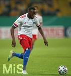 14.09.2020, Fussball DFB Pokal 2020/2021, 1. Runde, SG Dynamo Dresden - Hamburger SV, im Rudolf-Harbig-Stadion Dresden. Khaled Narey (Hamburg)


