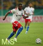 14.09.2020, Fussball DFB Pokal 2020/2021, 1. Runde, SG Dynamo Dresden - Hamburger SV, im Rudolf-Harbig-Stadion Dresden. Khaled Narey (Hamburg)



