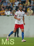 14.09.2020, Fussball DFB Pokal 2020/2021, 1. Runde, SG Dynamo Dresden - Hamburger SV, im Rudolf-Harbig-Stadion Dresden. Klaus Gjasula (Hamburg)


