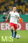 14.09.2020, Fussball DFB Pokal 2020/2021, 1. Runde, SG Dynamo Dresden - Hamburger SV, im Rudolf-Harbig-Stadion Dresden. Toni Leistner (Hamburg)


