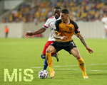 14.09.2020, Fussball DFB Pokal 2020/2021, 1. Runde, SG Dynamo Dresden - Hamburger SV, im Rudolf-Harbig-Stadion Dresden. (L-R) Khaled Narey (Hamburg), Panagiotis Vlachodimos (Dynamo Dresden)


