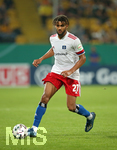 14.09.2020, Fussball DFB Pokal 2020/2021, 1. Runde, SG Dynamo Dresden - Hamburger SV, im Rudolf-Harbig-Stadion Dresden. Josha Vagnoman (Hamburg)


