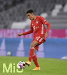18.09.2020, Fussball 1. Bundesliga 2020/2021, 01. Spieltag, FC Bayern Mnchen - FC Schalke 04, in der Allianz-Arena Mnchen.  Jamal Musiala (FC Bayern Mnchen) am Ball.


