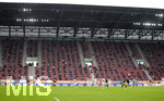 26.09.2020, Fussball 1. Bundesliga 2020/2021, 2. Spieltag, FC Augsburg Borussia Dortmund, in der WWK-Arena Augsburg,  Erstes Spiel in Augsburg wieder mit Zuschauern. Jedoch erstmal nur 6000 Fans mit 2 Sitzen Mindestabstand auf der Tribne.  


