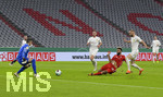 15.10.2020, Fussball DFB-Pokal 2020/2021, 1.Runde, 1.FC Dren - FC Bayern Mnchen, in der Allianz-Arena Mnchen. Eric Maxim Choupo-Moting (FC Bayern Mnchen) trifft hier zum 1:0 gegen Torwart Kevin Jackmuth (Dren)     



