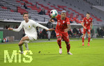 15.10.2020, Fussball DFB-Pokal 2020/2021, 1.Runde, 1.FC Dren - FC Bayern Mnchen, in der Allianz-Arena Mnchen.   v.l. Jannis Becker (Dren) gegen Jerome Boateng (FC Bayern Mnchen) .  


