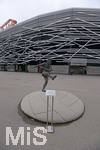 17.10.2020, Fussball 1. Bundesliga 2020/2021, 4. Spieltag, FC Augsburg - RB Leipzig, in der WWK-Arena Augsburg,  Vereinsikone Helmut Haller auf dem Platz vor dem Stadion als Bronzestatue.


