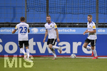 21.10.2020, Fussball 3. Liga 2020/2021, 6. Spieltag, TSV 1860 Mnchen - 1.FC Saarbrcken, im Grnwalder Stadion Mnchen, Sebastian Jacob (mitte,1.FC Saarbrcken) Jubel zum 1:0.

