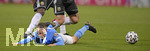 21.10.2020, Fussball 3. Liga 2020/2021, 6. Spieltag, TSV 1860 Mnchen - 1.FC Saarbrcken, im Grnwalder Stadion Mnchen, Richard Neudecker (TSV 1860 Mnchen) am Boden.


