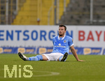 21.10.2020, Fussball 3. Liga 2020/2021, 6. Spieltag, TSV 1860 Mnchen - 1.FC Saarbrcken, im Grnwalder Stadion Mnchen, Quirin Moll (TSV 1860 Mnchen) am Boden.


