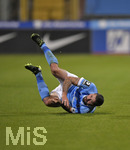 21.10.2020, Fussball 3. Liga 2020/2021, 6. Spieltag, TSV 1860 Mnchen - 1.FC Saarbrcken, im Grnwalder Stadion Mnchen, Sascha Mlders (TSV 1860 Mnchen) am Boden.


