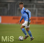 21.10.2020, Fussball 3. Liga 2020/2021, 6. Spieltag, TSV 1860 Mnchen - 1.FC Saarbrcken, im Grnwalder Stadion Mnchen, Erik Tallig (TSV 1860 Mnchen) am Ball.


