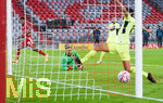 21.10.2020, Fussball Championsleague 2020/2021, Erste Runde Gruppenphase,  FC Bayern Muenchen - Atletico Madrid, in der Allianz-Arena Mnchen. Kingsley Coman (li, Bayern Mnchen) Torschuss zum 4:0.

Foto: Peter Schatz/Magics/Pool/Via MIS

Nur fr journalistische Zwecke! Only for editorial use! 

Gem den Vorgaben der DFL Deutsche Fuball Liga ist es untersagt, in dem Stadion und/oder vom Spiel angefertigte Fotoaufnahmen in Form von Sequenzbildern und/oder videohnlichen Fotostrecken zu verwerten bzw. verwerten zu lassen. DFL regulations prohibit any use of photographs as image sequences and/or quasi-video.    

National and international NewsAgencies OUT. 


