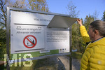 22.10.2020, Bad Wrishofen, Spaziergang an der Wertach, Tafel mit Fragen und Antworten am Naturlehrpfad.