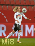 27.11.2020, Fussball Frauen-Nationalmannschaft, EM-Qualifikation 2020/21,  Deutschland - Griechenland, im Audi-Sportpark in Ingolstadt. Turid Knaak (Deutschland) am Ball.

 
