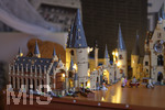 01.12.2020,  Weihnachts-Dekoration in einem Wohnzimmer in Bayern. Harry-Potter Schloss von Lego.