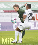 10.01.2021, Fussball 1. Bundesliga 2020/2021, 15. Spieltag, FC Augsburg - VfB Stuttgart, in der WWK-Arena Augsburg. von links: Mateo Klimowicz / VfB ) /  Carlos Gruezo ( Augs ) 

Foto: Pressefoto Baumann/Alexander Keppler/Pool/via MIS

Nur fr journalistische Zwecke! Only for editorial use! 

Gem den Vorgaben der DFL Deutsche Fuball Liga ist es untersagt, in dem Stadion und/oder vom Spiel angefertigte Fotoaufnahmen in Form von Sequenzbildern und/oder videohnlichen Fotostrecken zu verwerten bzw. verwerten zu lassen. DFL regulations prohibit any use of photographs as image sequences and/or quasi-video.    

National and international NewsAgencies OUT. 