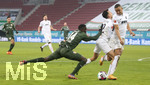 10.01.2021, Fussball 1. Bundesliga 2020/2021, 15. Spieltag, FC Augsburg - VfB Stuttgart, in der WWK-Arena Augsburg. von links: Silas Wamangituka ( VfB ) /  Iago Amaral Borduchi( Augs ) / Felix Uduokhai ( Augs )

Foto: Pressefoto Baumann/Alexander Keppler/Pool/via MIS

Nur fr journalistische Zwecke! Only for editorial use! 

Gem den Vorgaben der DFL Deutsche Fuball Liga ist es untersagt, in dem Stadion und/oder vom Spiel angefertigte Fotoaufnahmen in Form von Sequenzbildern und/oder videohnlichen Fotostrecken zu verwerten bzw. verwerten zu lassen. DFL regulations prohibit any use of photographs as image sequences and/or quasi-video.    

National and international NewsAgencies OUT. 