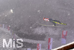 05.03.2021, Nordische SKI WM Oberstdorf 2021, Oberstdorf im Allgu,  Skispringen der Herren von der Groschanze, Stefan Kraft (AUT) fliegt durch den Schnee ins Tal
