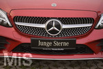 19.04.2021, Bad Wrishofen (Unterallgu), Mercedes-Benz Vertragshndler, ein Gebrauchtwagen mit Schild: 