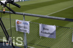 28.05.2021, Fussball, Europameisterschaft 2020, Vorbereitungstrainingslager der Deutschen Nationalmannschaft in Seefeld (Tirol), TV-Kameras stehen bereit, Schilder: ZDF-ARD-Interview-Position, bitte Freihalten