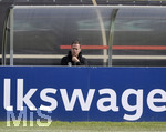 30.05.2021, Fussball, Europameisterschaft 2020, Vorbereitungstrainingslager der Deutschen Nationalmannschaft in Seefeld (Tirol), Manager Oliver Bierhoff (Deutschland) beobachtet das Training.