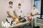 29.06.2021, Fussball 2. Liga 2021/2022, 1.FC Nrnberg,  Vorstellung des ?FCN Medical Team? imKlinikum Sd in Nrnberg.
(l-R) Dr. Markus Gesslein, OA Dr. Bernd Langenstein,  Dr. Johannes Rther. 
Liegend: Pascal Koepke.
