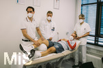 29.06.2021, Fussball 2. Liga 2021/2022, 1.FC Nrnberg,  Vorstellung des ?FCN Medical Team? imKlinikum Sd in Nrnberg.
(l-R) Dr. Markus Gesslein, OA Dr. Bernd Langenstein,  Dr. Johannes Rther. 
Liegend: Pascal Koepke.