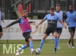 01.07.2021, Fussball 3. Liga 2021/2022, TSV 1860 Mnchen Sommer-Trainingslager in Windischgarsten, sterreich. Erstes Training auf dem Platz unter dem Mannschaftshotel Dilly, li: Yannick Deichmann (TSV 1860 Mnchen) gegen Maxim Gresler (1860 Mnchen) 