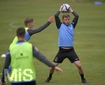 01.07.2021, Fussball 3. Liga 2021/2022, TSV 1860 Mnchen Sommer-Trainingslager in Windischgarsten, sterreich. Erstes Training auf dem Platz unter dem Mannschaftshotel Dilly, Richard Neudecker (TSV 1860 Mnchen) beim Handball 