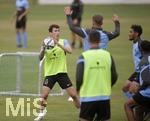01.07.2021, Fussball 3. Liga 2021/2022, TSV 1860 Mnchen Sommer-Trainingslager in Windischgarsten, sterreich. Erstes Training auf dem Platz unter dem Mannschaftshotel Dilly, li: Phillipp Steinhart (1860 Mnchen) beim Handball.