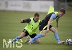 01.07.2021, Fussball 3. Liga 2021/2022, TSV 1860 Mnchen Sommer-Trainingslager in Windischgarsten, sterreich. Erstes Training auf dem Platz unter dem Mannschaftshotel Dilly, v.li:  Alexander Freitag (TSV 1860 Mnchen) zerrt an Leon Klassen (TSV 1860 Mnchen) 