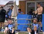 02.07.2021, Fussball 3. Liga 2021/2022, TSV 1860 Mnchen Sommer-Trainingslager in Windischgarsten, sterreich.  Training auf dem Platz neben dem Mannschaftshotel Dilly, Stefan Lex (TSV 1860 Mnchen) in der Eistonne  nach dem Training. re: Alexander Freitag (TSV 1860 Mnchen) 
