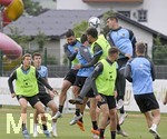 02.07.2021, Fussball 3. Liga 2021/2022, TSV 1860 Mnchen Sommer-Trainingslager in Windischgarsten, sterreich.  Training auf dem Platz neben dem Mannschaftshotel Dilly, re: Semi Belkahia (TSV 1860 Mnchen) steigt am hchsten.