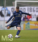 02.07.2021, Fussball 3. Liga 2021/2022, TSV 1860 Mnchen Sommer-Trainingslager in Windischgarsten, sterreich.  Testspiel in Windischgarsten, TSV 1860 Mnchen - SV Ried, Nathan Wicht (1860 Mnchen) am Ball 