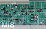 03.07.2021, Fussball 1. Bundesliga 2021/2022,  Fussball 1. Bundesliga: Trainingsauftakt SpVgg Greuther Frth im Sportpark Ronhof Thomas Sommer

300 Fans verfolgten das erste Training

Foto: Thomas Langer / MIS

