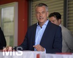 07.07.2021, Fussball Regionalliga Bayern 2021/22, FC Memmingen,  Presseveranstaltung zur Sponsoring-Verlngerung um weitere vier Jahre von Haupt- und Trikot-Sponsor LEW (Lechwerke AG) im Stadion Memmingen. FCM Prsident Armin Buchmann, 