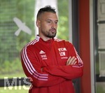 07.07.2021, Fussball Regionalliga Bayern 2021/22, FC Memmingen,  Presseveranstaltung zur Sponsoring-Verlngerung um weitere vier Jahre von Haupt- und Trikot-Sponsor LEW (Lechwerke AG) im Stadion Memmingen. Mannschaftskapitn Timo Gebhart (FC Memmingen).