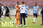 17.07.2021, Fussball 2.und 3. Liga 2021/2022, Testspiel 1.FC Nrnberg - TSV 1860 Mnchen, im Nrnberger Max-Morlock-Stadion.

Christian Mathenia und sein ex-Trainer Michael Kllner (re, 1860 Mnchen)