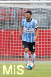 17.07.2021, Fussball 2.und 3. Liga 2021/2022, Testspiel 1.FC Nrnberg - TSV 1860 Mnchen, im Nrnberger Max-Morlock-Stadion. Stephan Salger (1860 Mnchen) am Ball 

