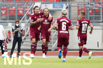17.07.2021, Fussball 2.und 3. Liga 2021/2022, Testspiel 1.FC Nrnberg - TSV 1860 Mnchen, im Nrnberger Max-Morlock-Stadion. Jubel nach Lohkempers Treffer zum 3:1: v.li: Nrnbergs Manuel Schffler, Felix Lohkemper, Lino Tempelmann, Nikola Dovedan (alle Nrnberg).