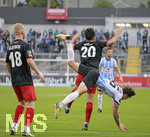 24.08.2021, Fussball 3. Liga 2021/2022, 5.Spieltag, TSV 1860 Mnchen - FC Viktoria Kln, im Grnwalder-Stadion Mnchen,  Aaron Berzel  (Viktoria Kln) gegen Phillipp Steinhart (1860 Mnchen) 

