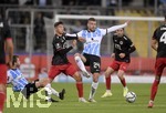 24.08.2021, Fussball 3. Liga 2021/2022, 5.Spieltag, TSV 1860 Mnchen - FC Viktoria Kln, im Grnwalder-Stadion Mnchen, re: Nathan Wicht (TSV 1860 Mnchen) im Zweikampf.

